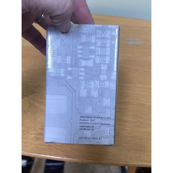 Metz Mecablitz 24 AF-1 Digital Shoe Mount Flash for Digital Sony ADI Camera - Picture 10 of 13